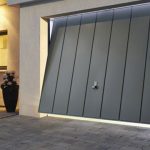 Las ventajas de tener una puerta automática frente a una convencional en nuestro porche o garaje